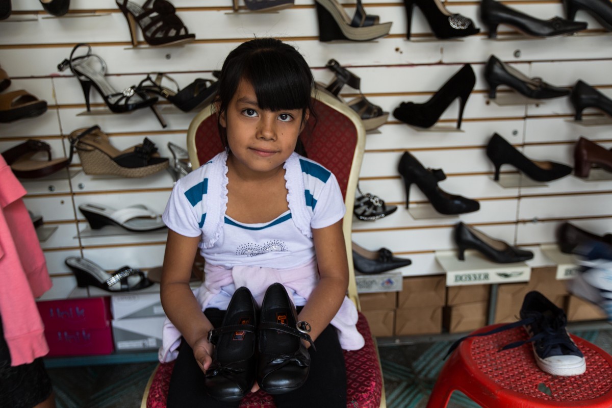 Jasmin Vanessa with her new shoes